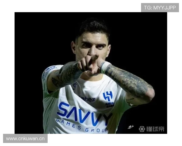 内维斯与罗德里：控场后腰的战术角色差异解析