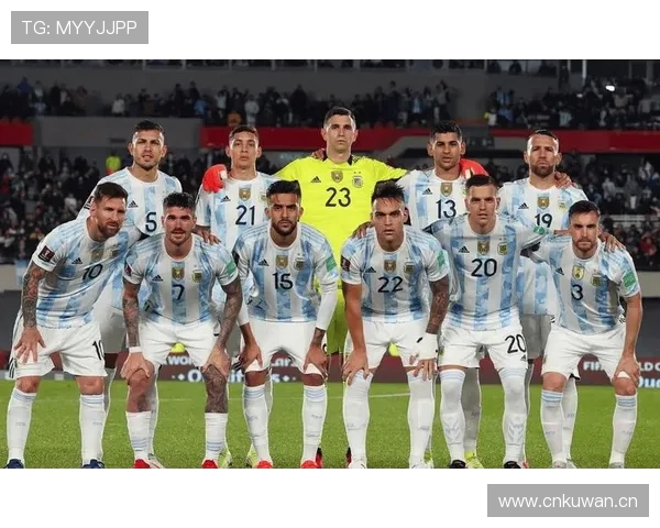 阿尔瓦雷斯 vs 劳塔罗：阿根廷锋线的竞争与分工