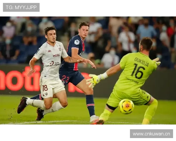 巴黎防线稳定性仍有隐患,赛季关键战能力需持续检验 巴黎防线稳定性仍有隐患,赛季关键战能力需持续检验