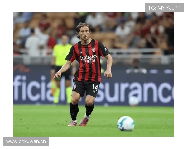 AC米兰强强对话屡屡崩盘，表面强势难掩稳定性不足